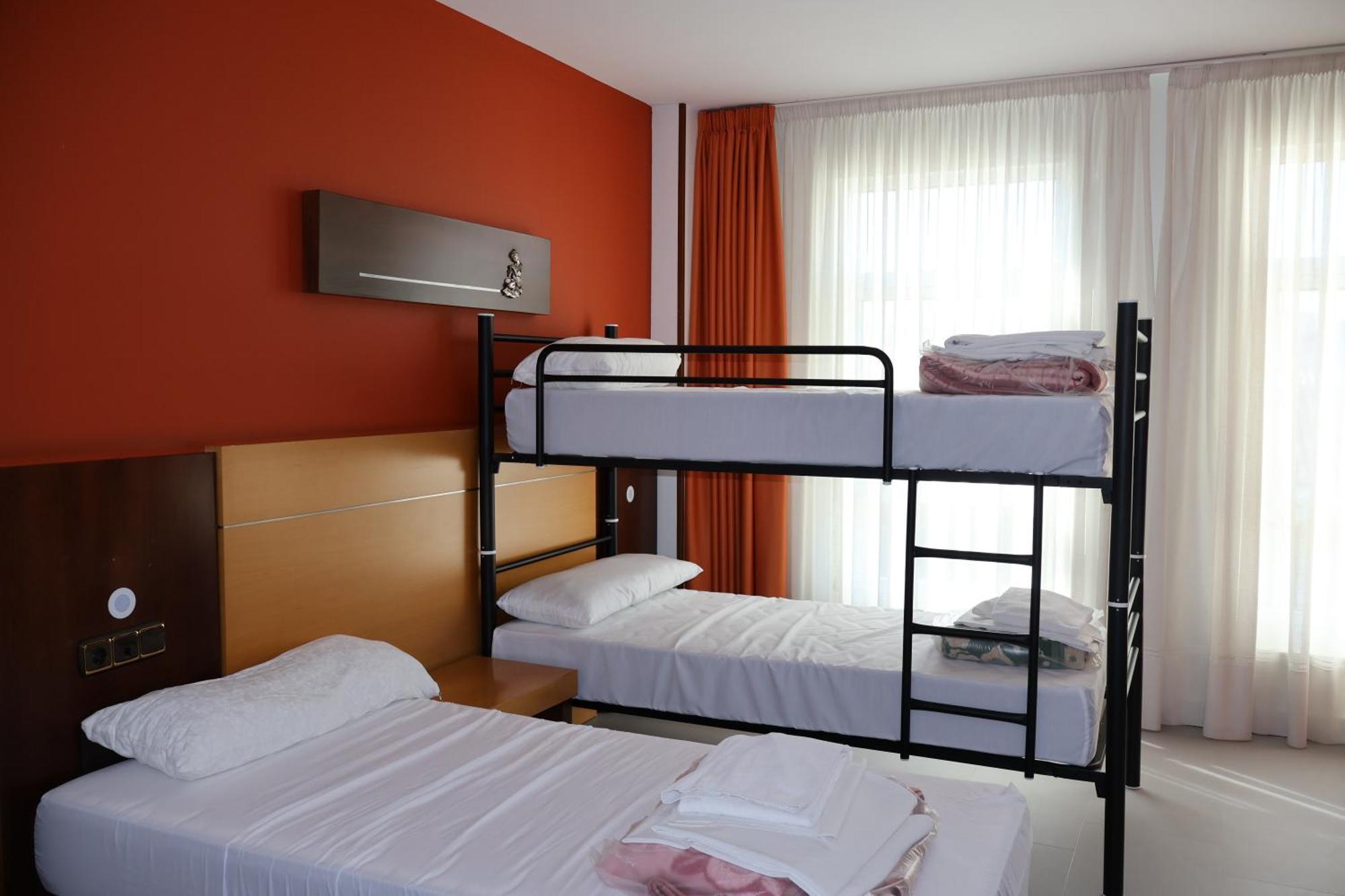Loop Inn Hostel Сантьяго-де-Компостела Экстерьер фото