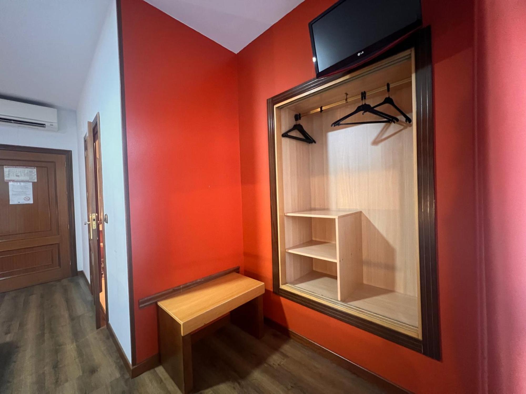 Loop Inn Hostel Сантьяго-де-Компостела Экстерьер фото