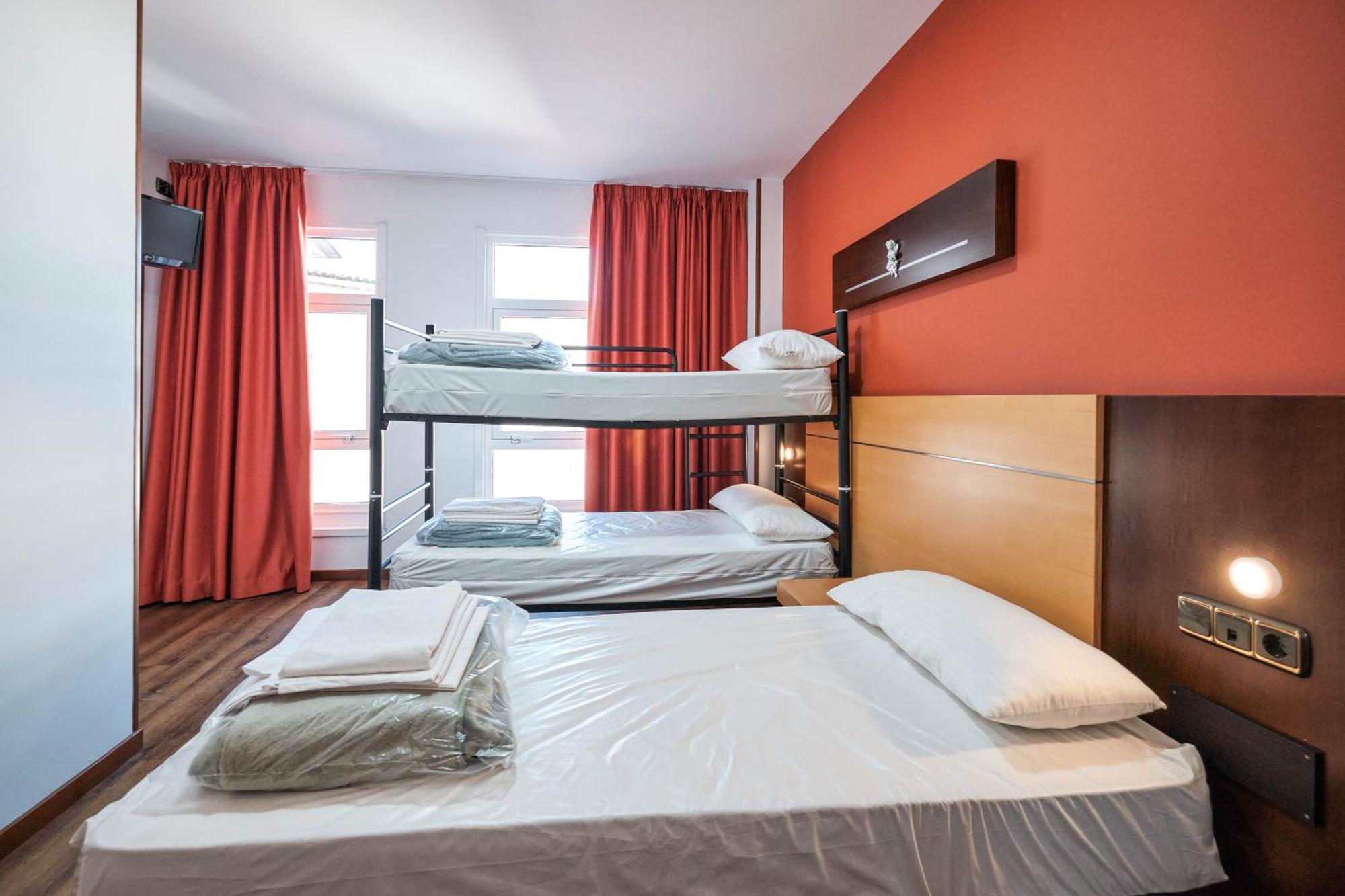 Loop Inn Hostel Сантьяго-де-Компостела Экстерьер фото