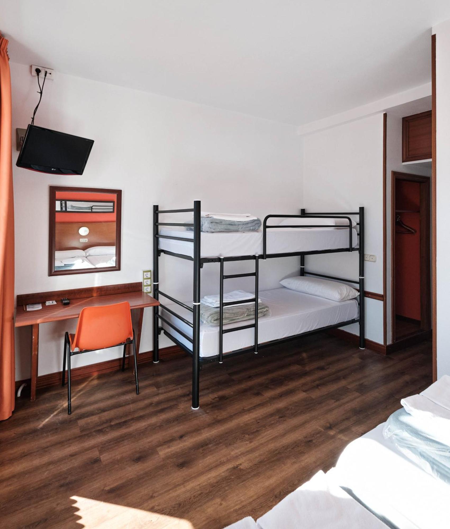 Loop Inn Hostel Сантьяго-де-Компостела Экстерьер фото
