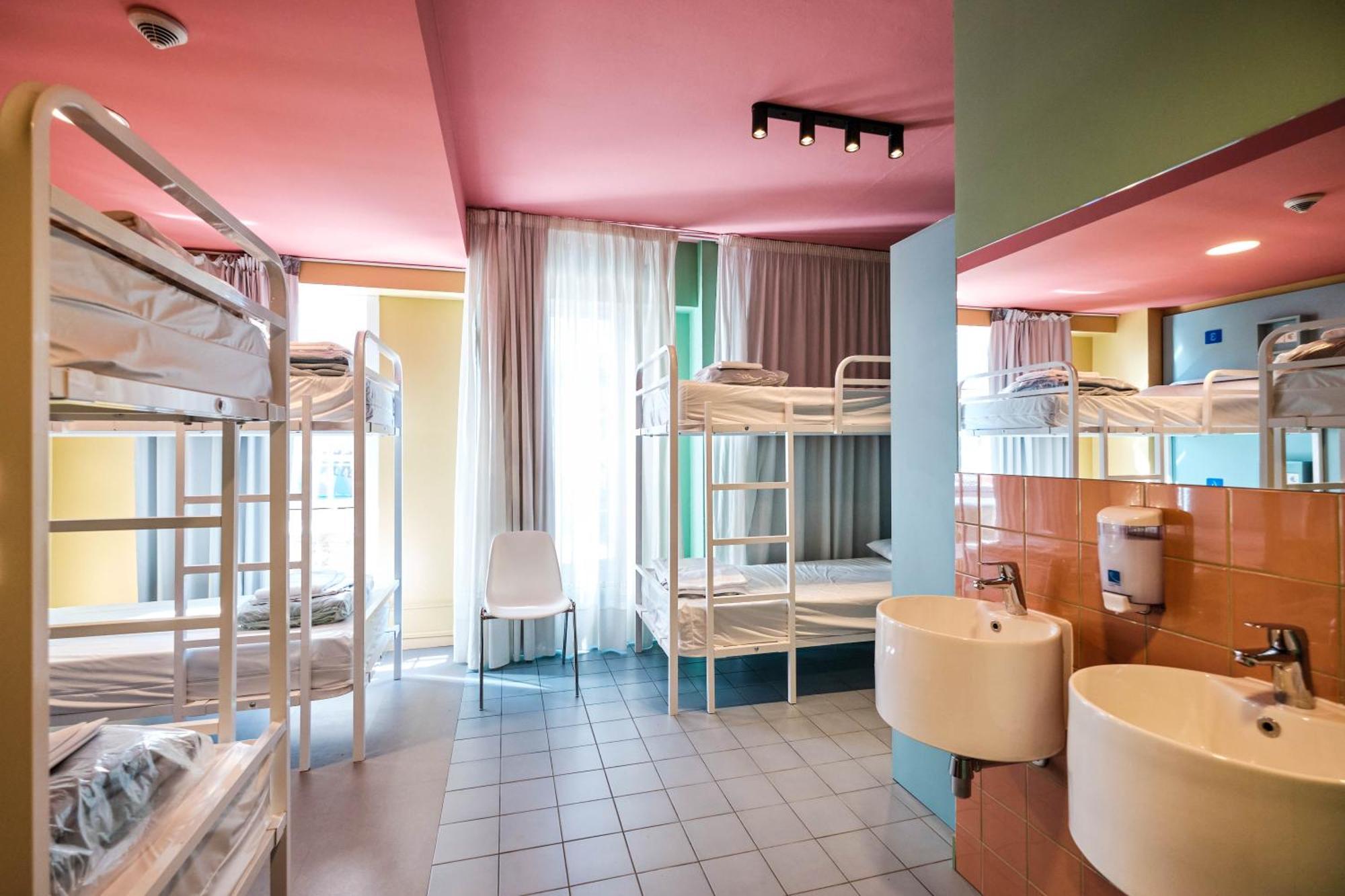 Loop Inn Hostel Сантьяго-де-Компостела Экстерьер фото