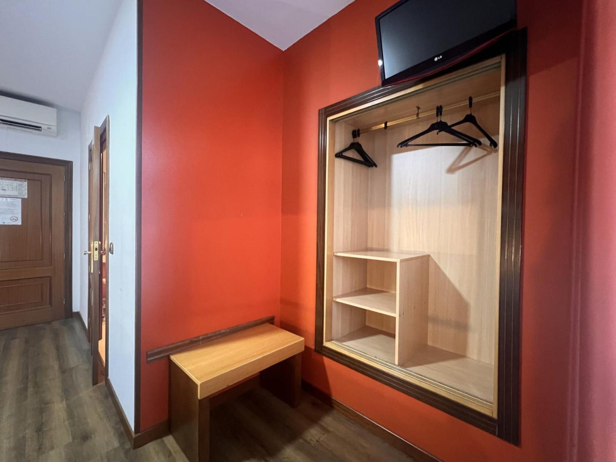 Loop Inn Hostel Сантьяго-де-Компостела Экстерьер фото