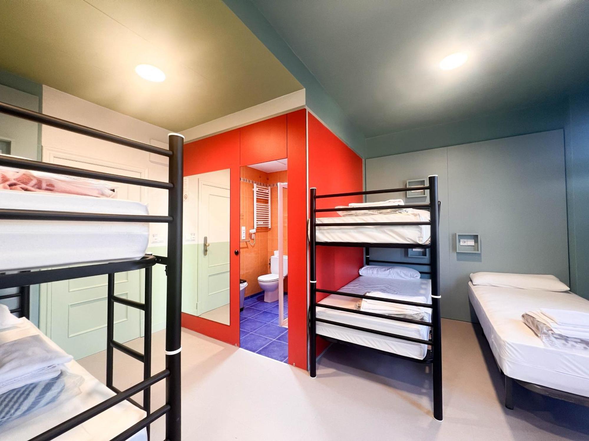Loop Inn Hostel Сантьяго-де-Компостела Экстерьер фото